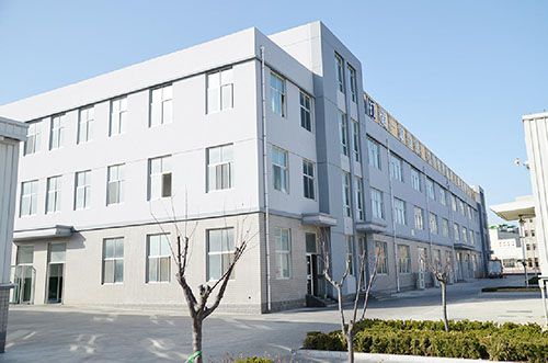公司本著以人為本、誠信待人的理念，培養(yǎng)造就了一批專業(yè)人員